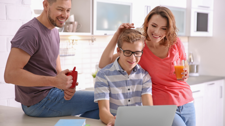 Raising Digital Natives: A Guide for Today’s Tech-Savvy Mom